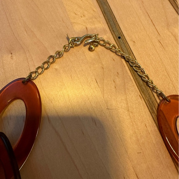 Kenneth Jay Lane Resin Link Statement Necklace - Picture 2 of 4